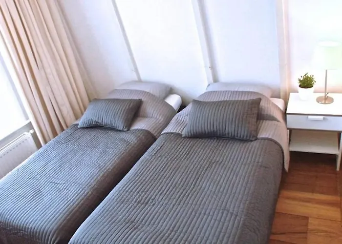 Stylish Canalhouse B *