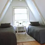 Stylish Canalhouse B *